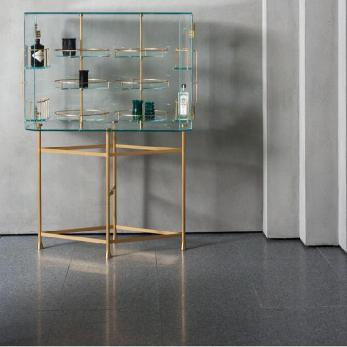 Float 玻璃黃銅酒櫃